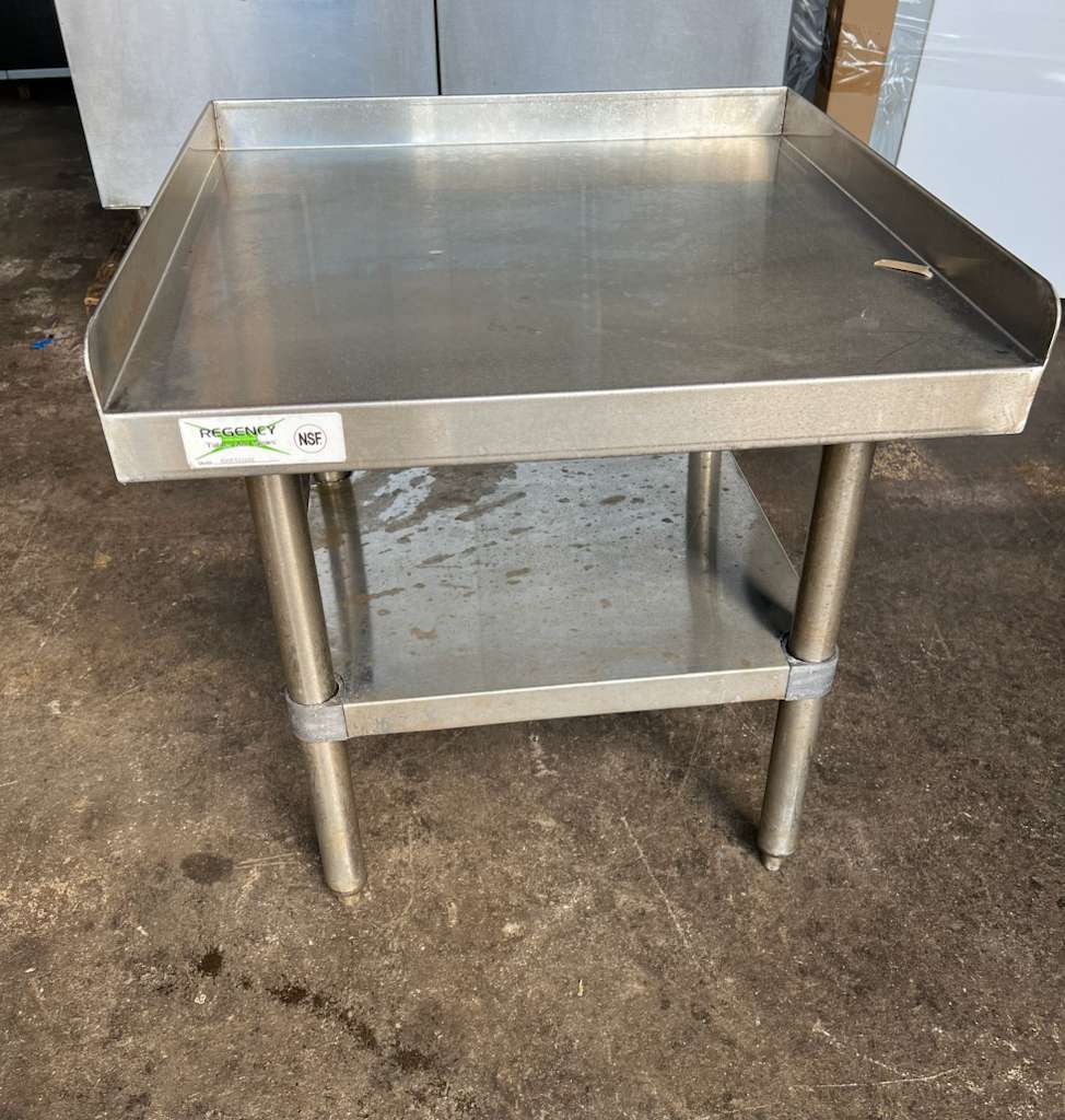 Regency 24" x 24" 16-Gauge Stainless Steel Equipment Stand with Galvanized Undershelf-Pre-owned