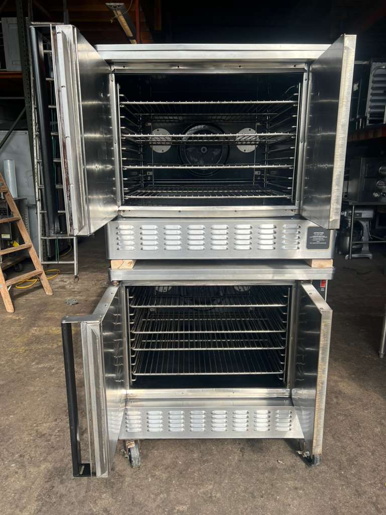 Blodgett ZEPHAIRE-100-G Single Deck Liquid Propane Full Size Standard Depth Convection Oven with Draft Diverter - 50,000 BTU-PRE-OWNED