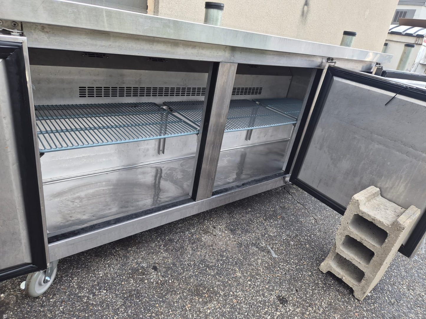 Dukers DUC72R 72 1/2" Undercounter Refrigerator w/ (3) Sections & (3) Doors, 115v PRE-OWNED