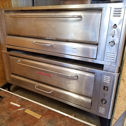 Blodgett 1060 Floor Model Double Pizza Deck Oven - Natural Gas