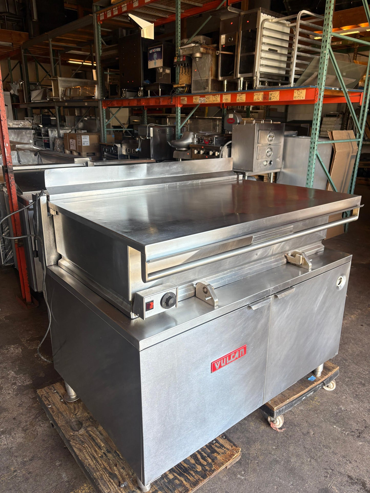 Vulcan G-40-G 40 gal. Tilt Skillet - Open Base, Strainer, Natural Gas
