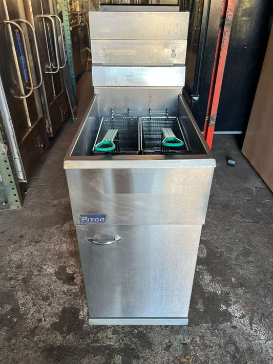 Pitco® 40D Natural Gas 40-45 lb. Stainless Steel Floor Fryer-Pre owned