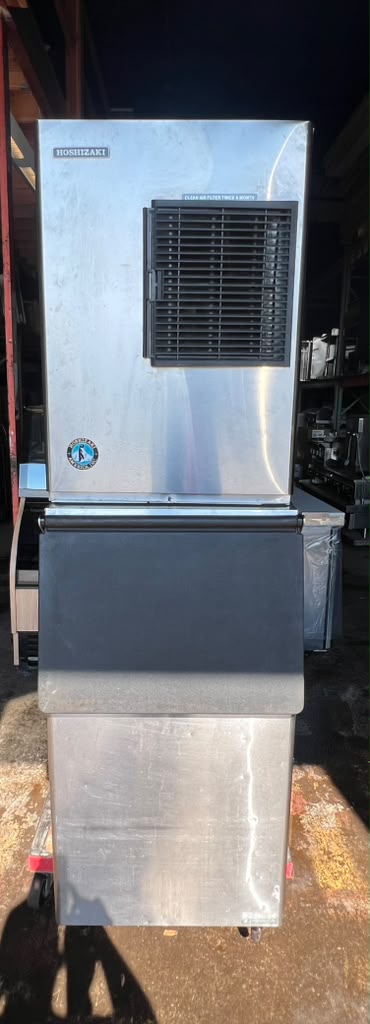 Hoshizaki KM-320MAH/B-300SF 489 lb Slim-Line Crescent Cube Ice Machine w/ Bin - 300 lb Storage, Air Cooled, 115v- PRE-OWNED