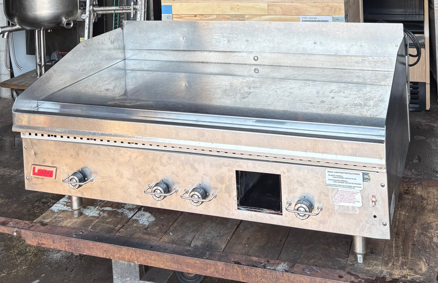 Lang 248TC 48" Countertop Gas Griddle, Snap-Action Thermostats, 1" Chrome Plated, 108.000 BTU- PRE-OWNED