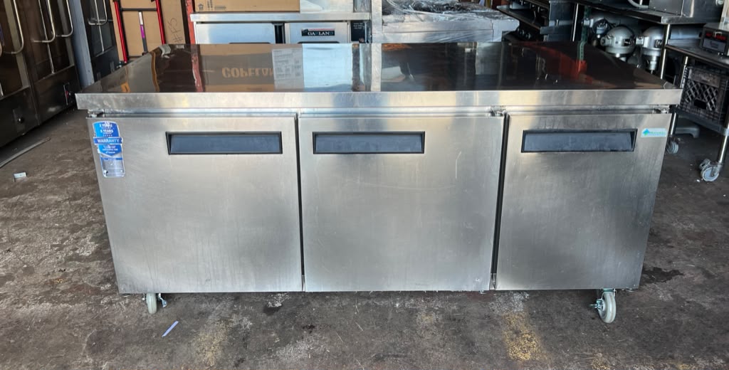 Dukers DUC72R 72 1/2" Undercounter Refrigerator w/ (3) Sections & (3) Doors, 115v PRE-OWNED