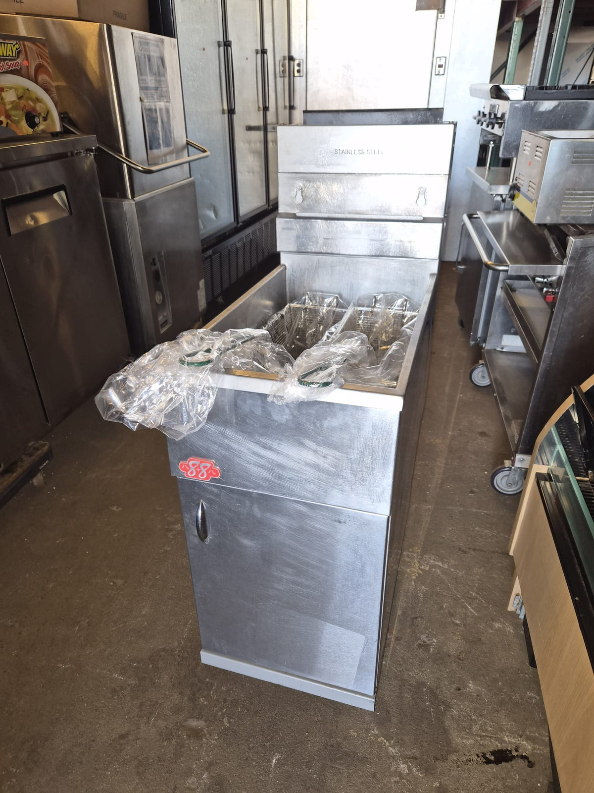 Pitco® 40D Natural Gas 40-45 lb. Stainless Steel Floor Fryer-PRE-OWNED