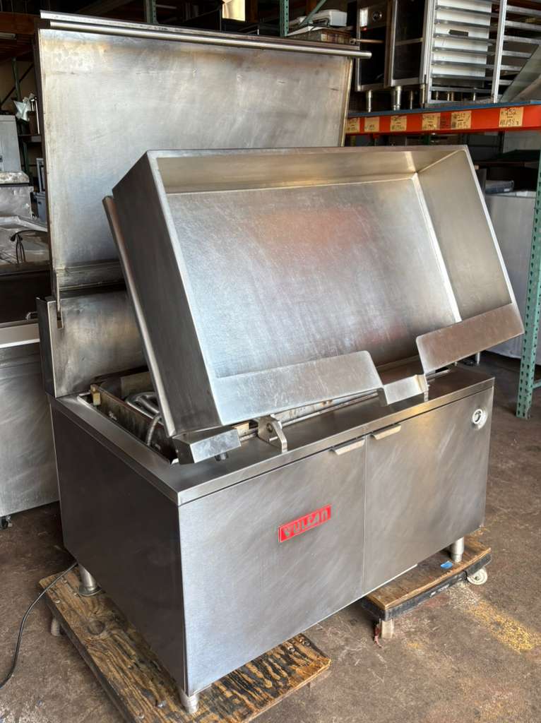 Vulcan G-40-G 40 gal. Tilt Skillet - Open Base, Strainer, Natural Gas