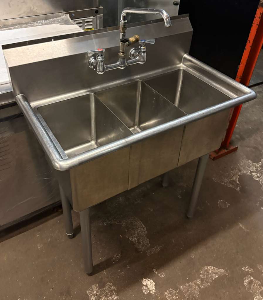 SINK 3 COMPARTMENT 35''PRE-OWNED