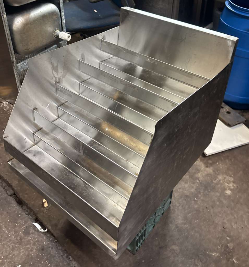 Krowne KR29-18RD, 18" x 29" 5-Tier Underbar Liquor Display Rack-Pre-owned