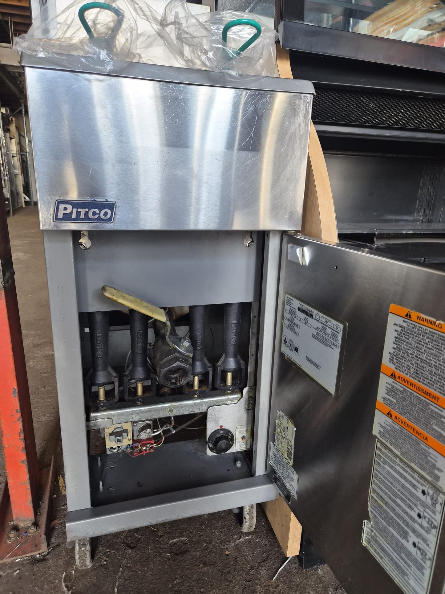 Pitco® 40D Natural Gas 40-45 lb. Stainless Steel Floor Fryer-Pre owned