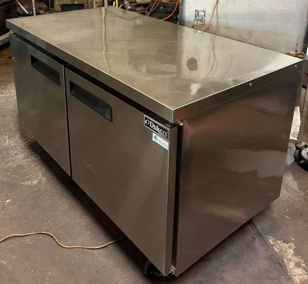 Dukers Appliance Co. USA Ltd. DUC60R 60 Inch Undercounter Refrigerator Reach-In Two Section-PRE-OWNED