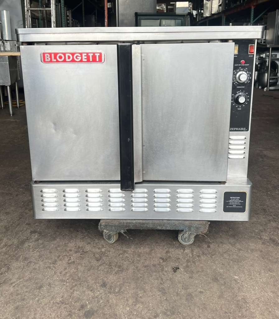 Blodgett ZEPHAIRE-100-G Single Deck Liquid Propane Full Size Standard Depth Convection Oven with Draft Diverter - 50,000 BTU-PRE-OWNED