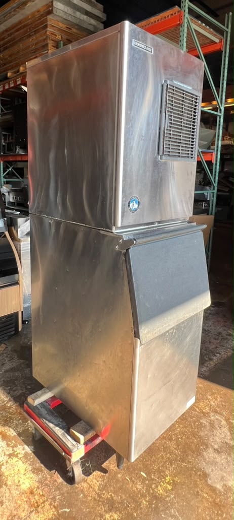 Hoshizaki KM-320MAH/B-300SF 489 lb Slim-Line Crescent Cube Ice Machine w/ Bin - 300 lb Storage, Air Cooled, 115v- PRE-OWNED