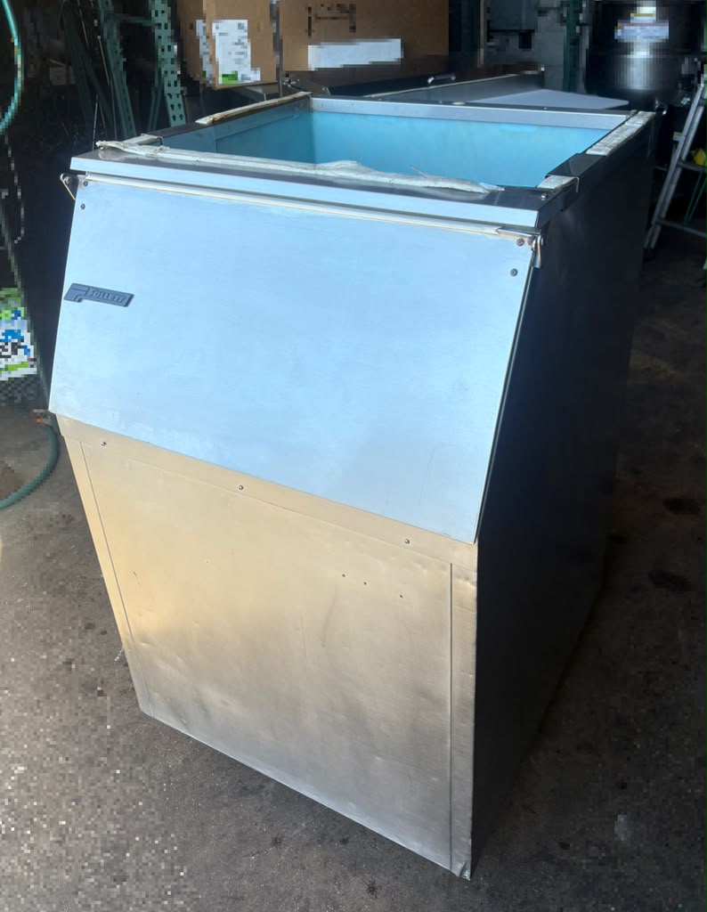 Scotsman B530S Ice Storage Bin 536 lb. Stainless Steel Exterior-PRE-OWNED