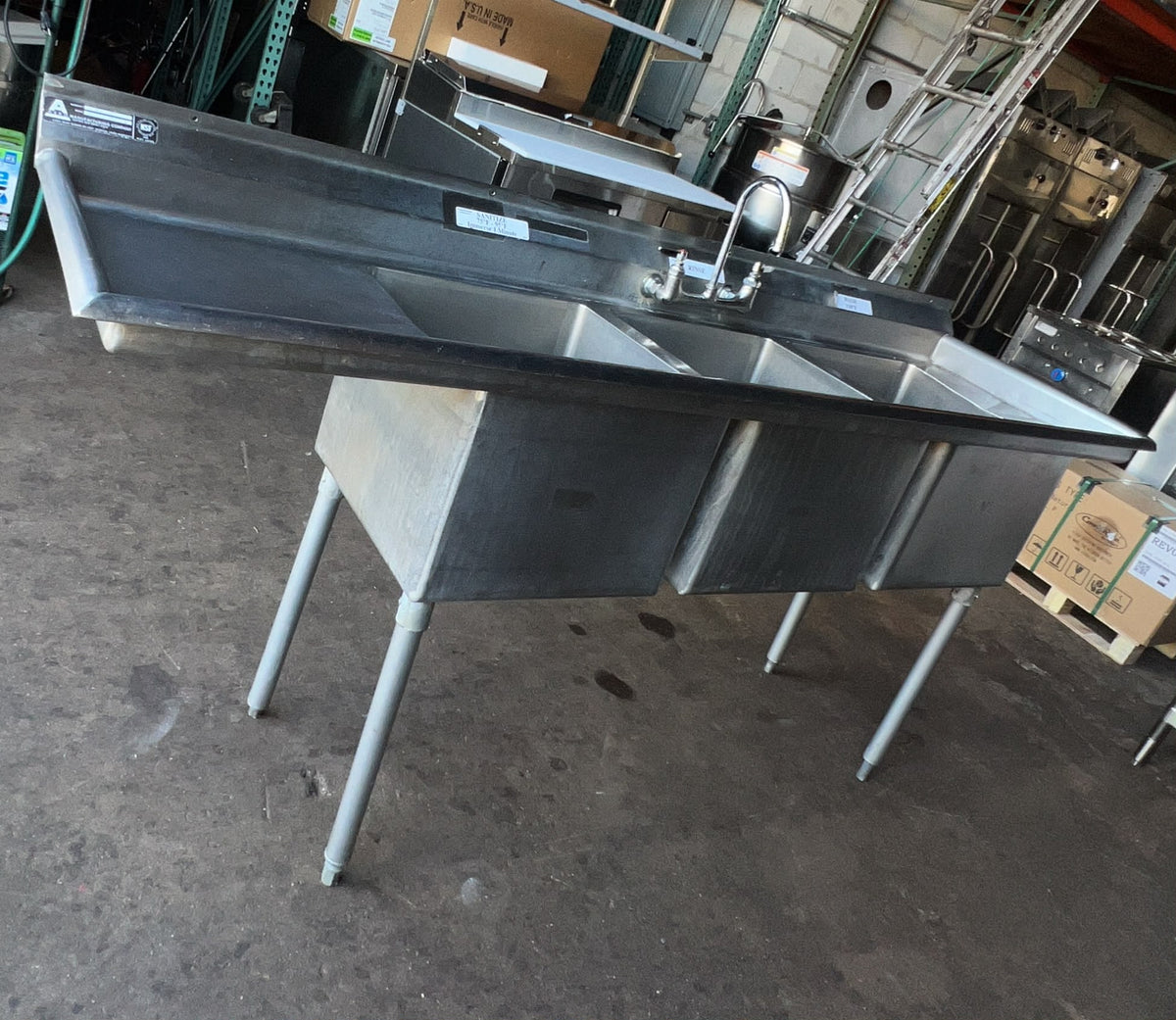 AERO Manufacturing MF3-2116-24L 84-1/4 Inch Economy Sink Three Compartment with Left Drainboard